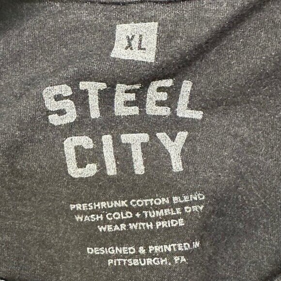 Pittsburgh Pirates Buccos XL Graphic T-Shirt Baseball Steel City Spell Out Black - Picture 4 of 4